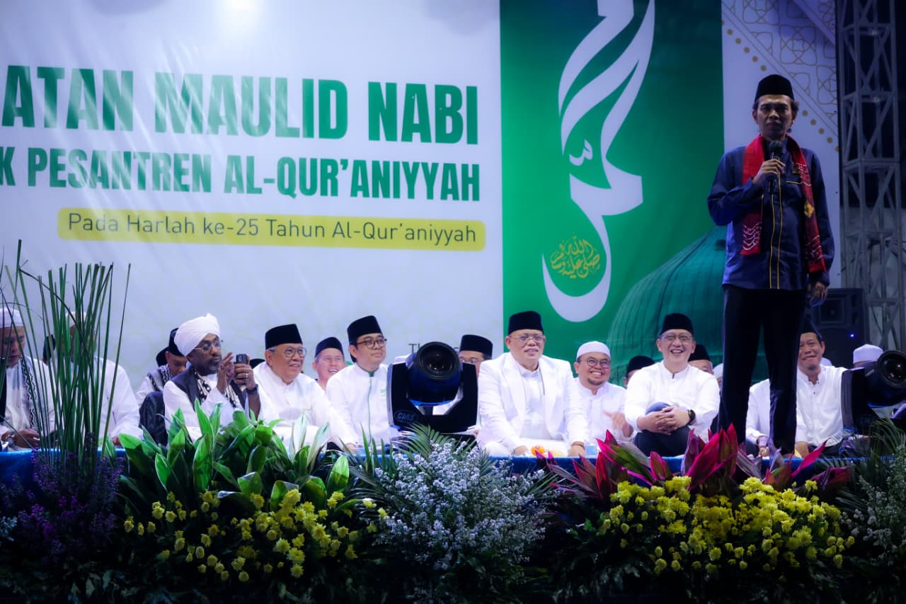 Duka Dibalas Syiar: Sang Bibi Meninggal Dunia, UAS Tetap Hadir Sapu Air Mata Demi Santri Al-Qur'aniyyah!